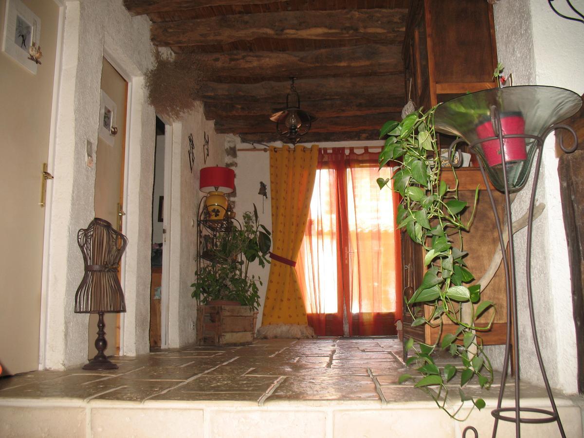 Bed and Breakfast La Croix De Camargue Орадур-сюр-Глан Экстерьер фото